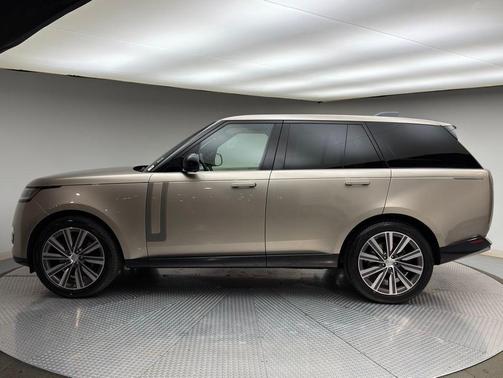 2023 Land Rover Range Rover P530 SE