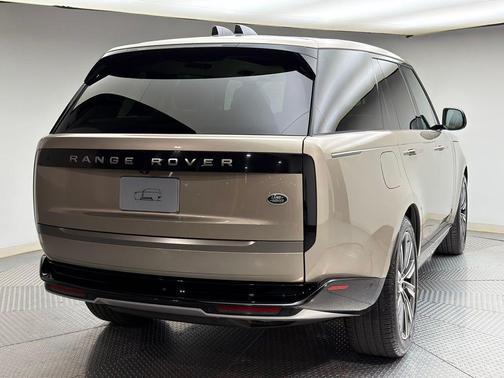 2023 Land Rover Range Rover P530 SE