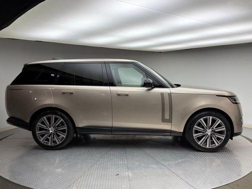 2023 Land Rover Range Rover P530 SE