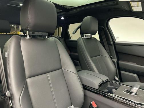 2026 Land Rover Range Rover Velar P250 Dynamic SE