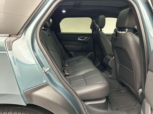 2026 Land Rover Range Rover Velar P250 Dynamic SE