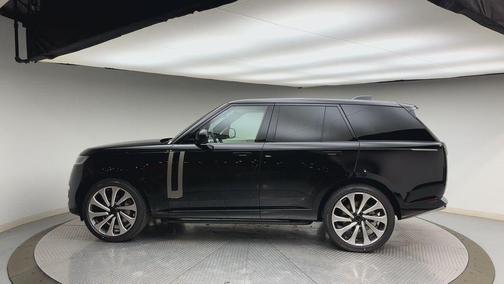 2026 Land Rover Range Rover P530 SE