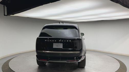 2026 Land Rover Range Rover P530 SE