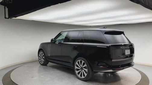 2026 Land Rover Range Rover P530 SE