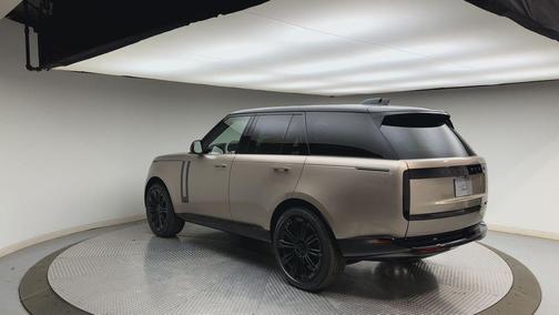 Batumi Gold 2026 Land Rover Range Rover P400 SE