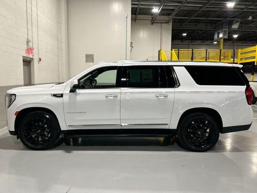 2022 GMC Yukon XL SLT