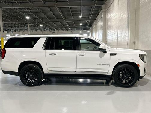 2022 GMC Yukon XL SLT