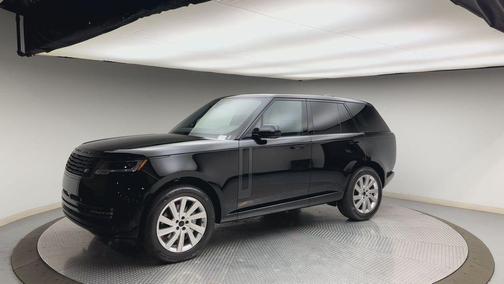 Santorini Black 2026 Land Rover Range Rover P400 SE