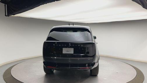 Santorini Black 2026 Land Rover Range Rover P400 SE