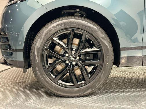 2026 Land Rover Range Rover Velar P250 SE R-Dynamic