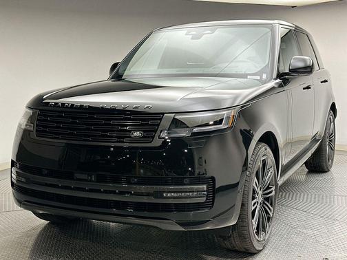 2026 Land Rover Range Rover P530 SE