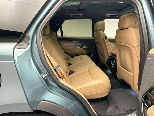 2025 Land Rover Range Rover Sport SE
