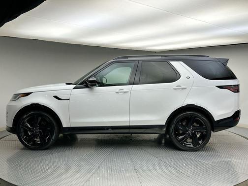 2025 Land Rover Discovery P360 Dynamic SE