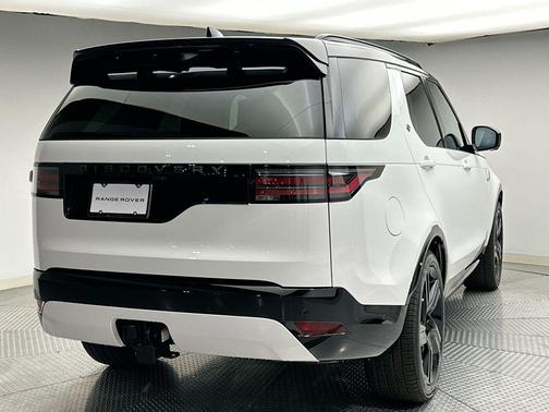 2025 Land Rover Discovery P360 Dynamic SE