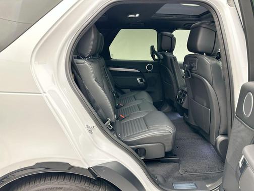 2025 Land Rover Discovery P360 Dynamic SE