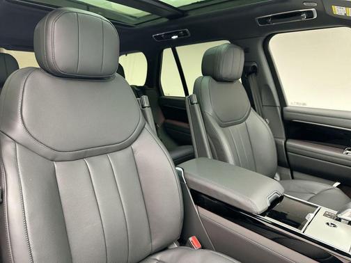 2025 Land Rover Range Rover P400 SE