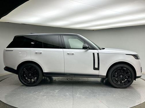 2025 Land Rover Range Rover P400 SE