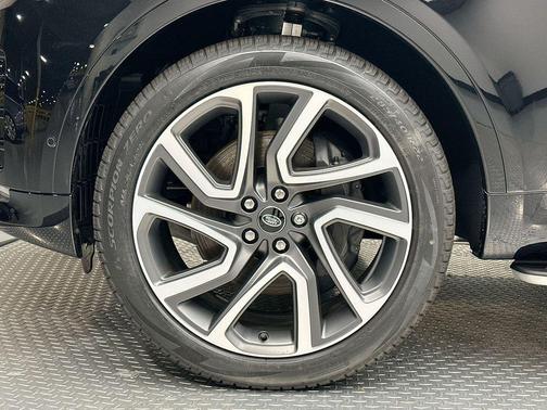 2025 Land Rover Discovery P360 Dynamic SE