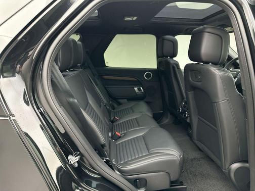 2025 Land Rover Discovery P360 Dynamic SE