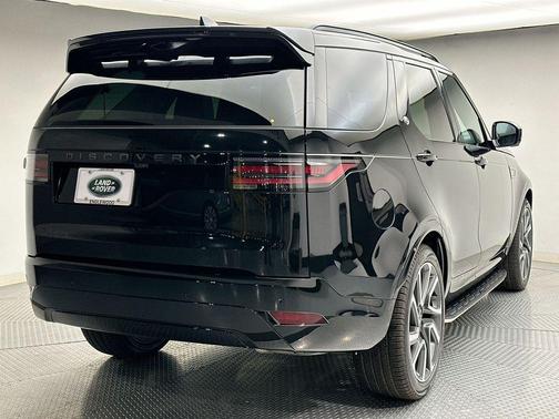 2025 Land Rover Discovery P360 Dynamic SE