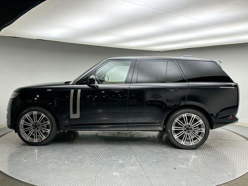 2026 Land Rover Range Rover P530 SE