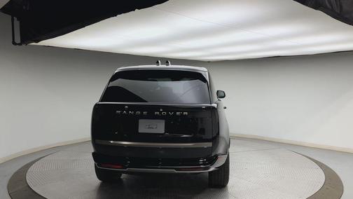 2026 Land Rover Range Rover P400 SE 7 Seat