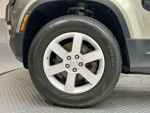 2021 Land Rover Defender 110 S