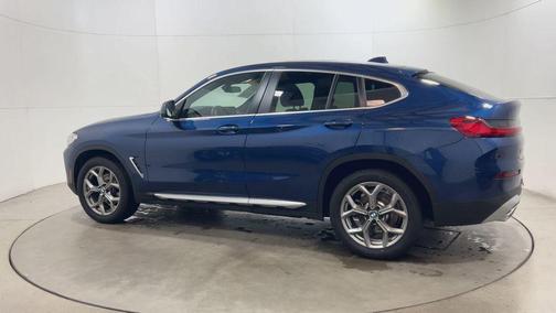 2025 BMW X4 xDrive30i