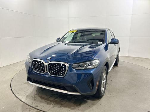 2025 BMW X4 xDrive30i