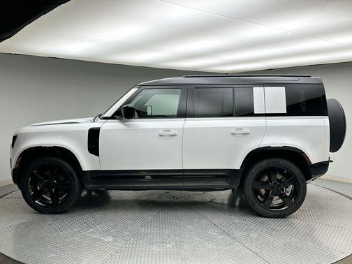 2026 Land Rover Defender P400 X-Dynamic SE