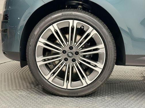 2025 Land Rover Range Rover Sport SE