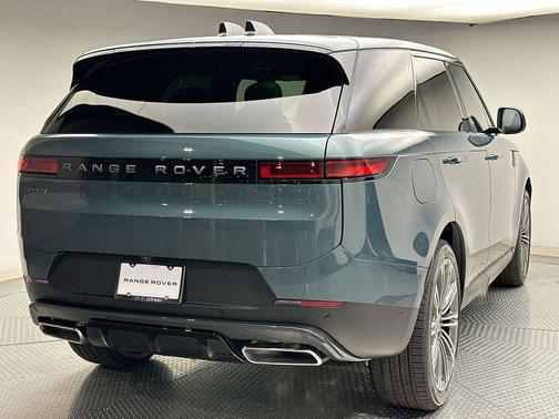 2025 Land Rover Range Rover Sport SE