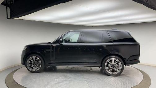 Santorini Black 2026 Land Rover Range Rover P400 SE 7 Seat