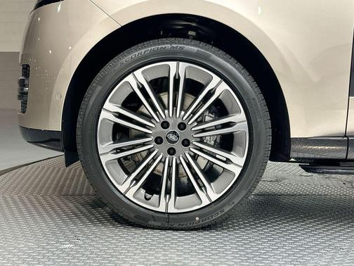 2025 Land Rover Range Rover P400 SE