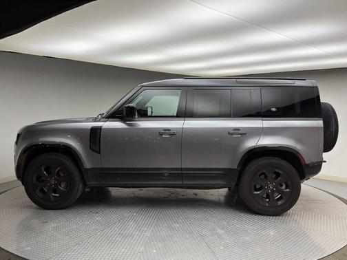 2022 Land Rover Defender 110 X-Dynamic SE