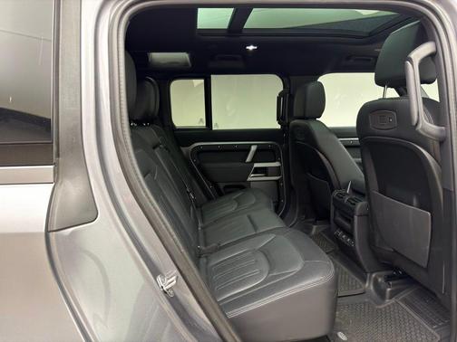 2022 Land Rover Defender 110 X-Dynamic SE