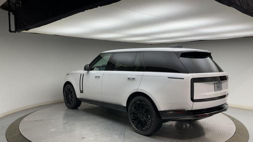 2026 Land Rover Range Rover P400 SE 7 Seat