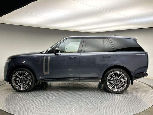 2025 Land Rover Range Rover P530 SE