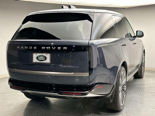 2025 Land Rover Range Rover P530 SE