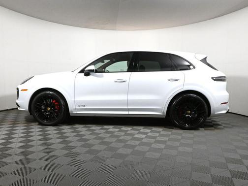 2022 Porsche Cayenne GTS