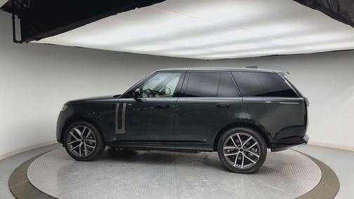Belgravia Green 2026 Land Rover Range Rover P550e SE