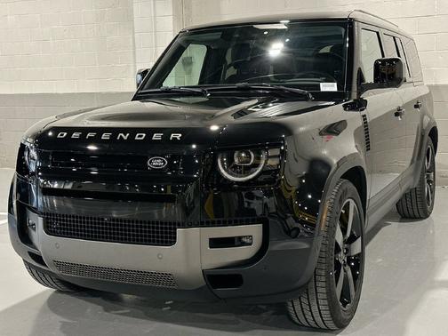 Santorini Black Metallic 2026 Land Rover Defender S