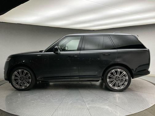 2025 Land Rover Range Rover P530 SE