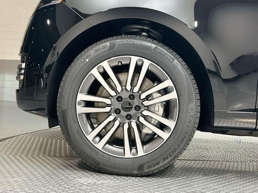 2026 Land Rover Range Rover P530 SE 7 Seat