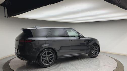 2025 Land Rover Range Rover Sport P360 SE