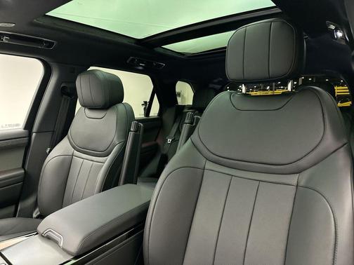 2025 Land Rover Range Rover Sport P360 SE