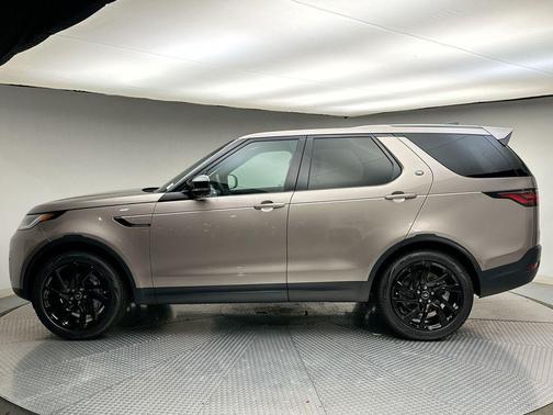 2025 Land Rover Discovery P300 S