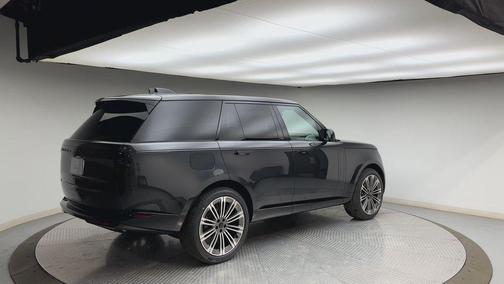 Carpathian Grey 2026 Land Rover Range Rover P400 SE