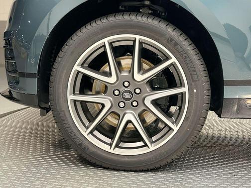 2026 Land Rover Range Rover Velar P400 Dynamic SE