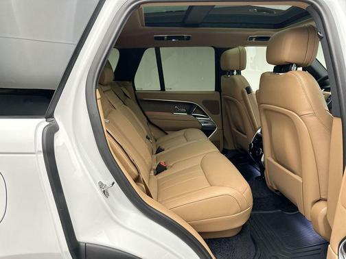 2025 Land Rover Range Rover P400 SE